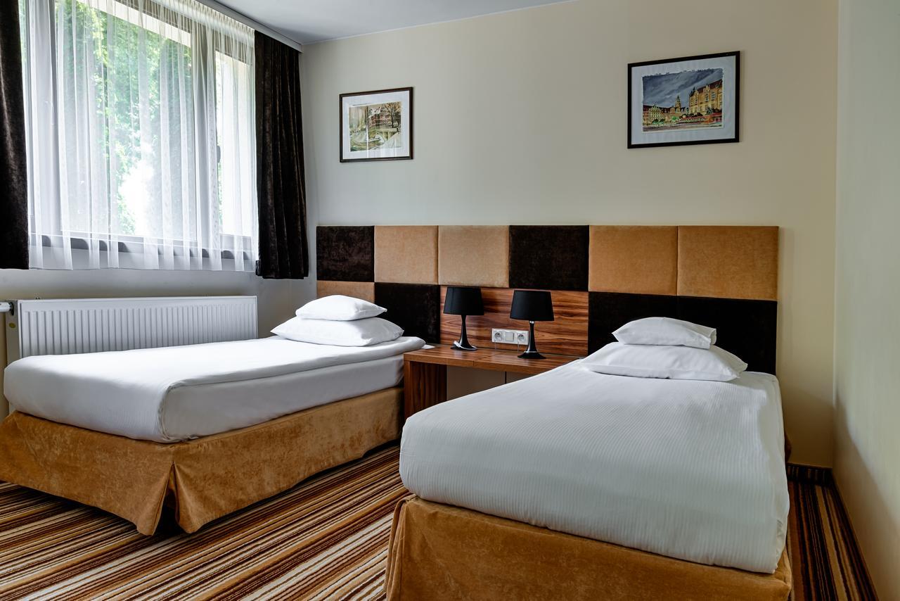 Boutique Hotel'S Kwiska - Legnicka Wrocław Exteriör bild